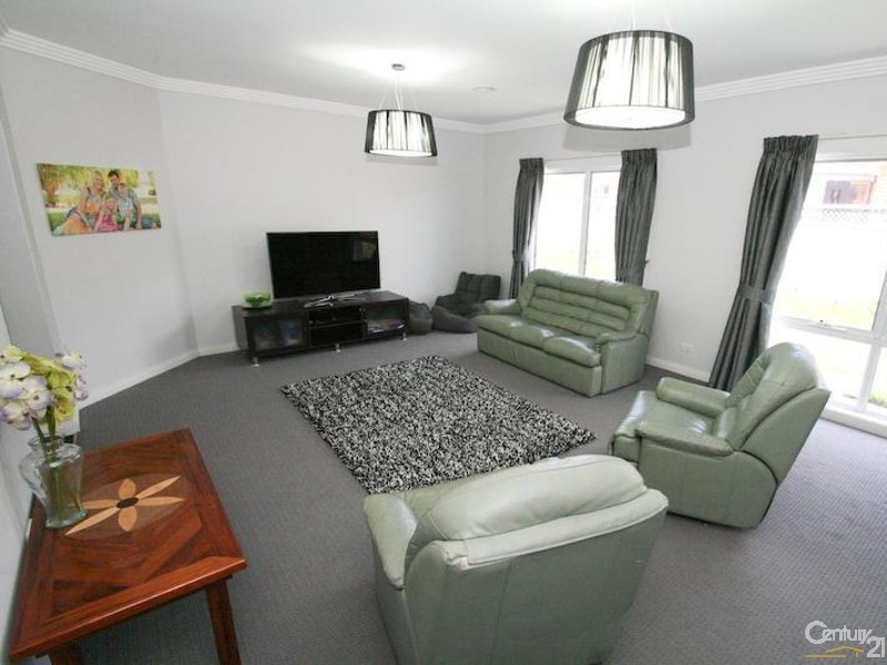 64 Carwoola Drive, Orange NSW 2800