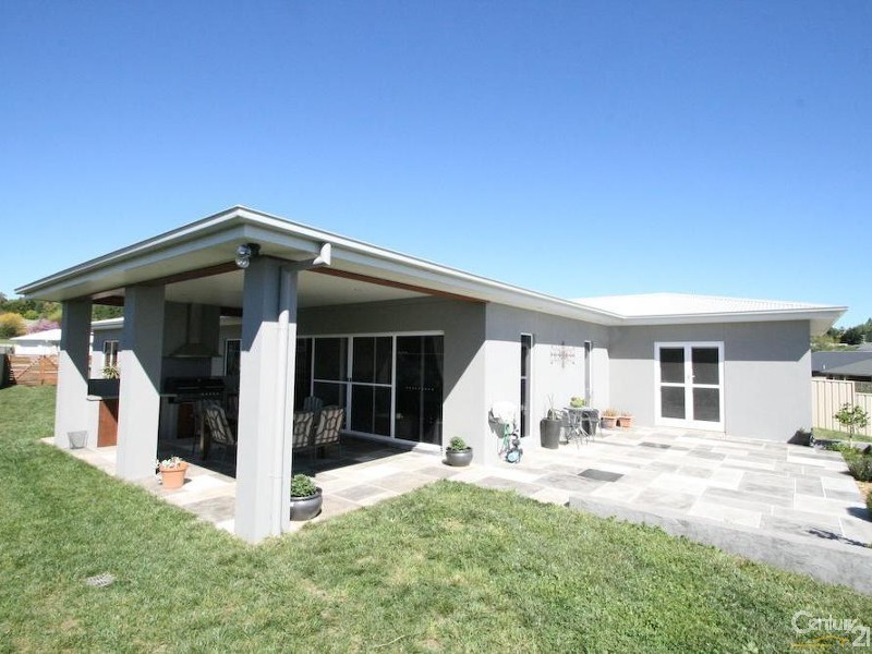 64 Carwoola Drive, Orange NSW 2800