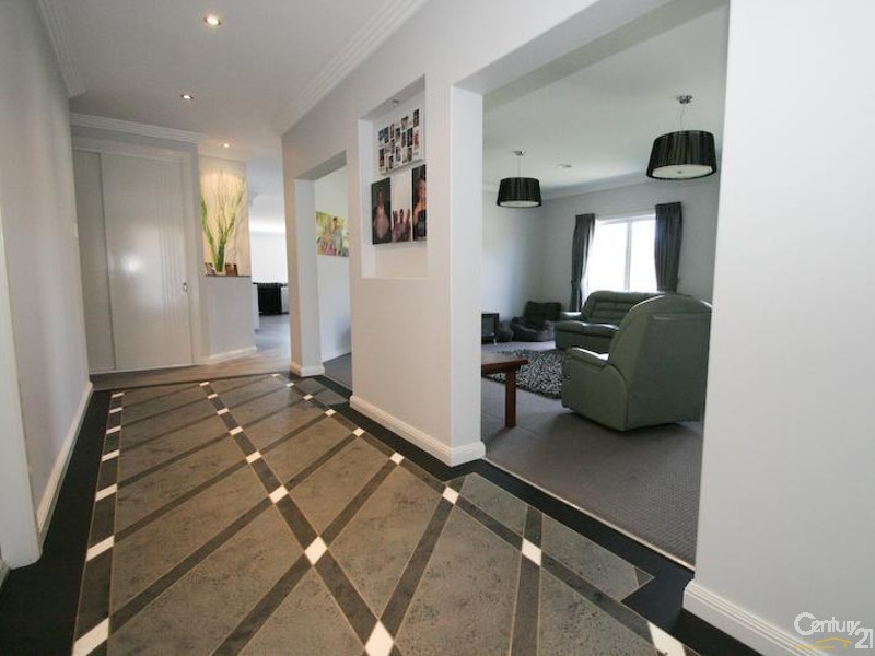 64 Carwoola Drive, Orange NSW 2800