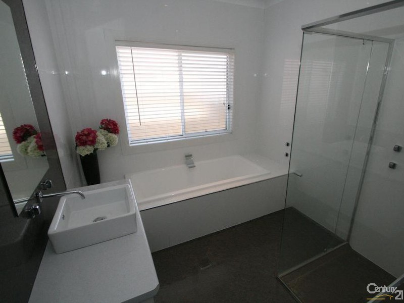 64 Carwoola Drive, Orange NSW 2800