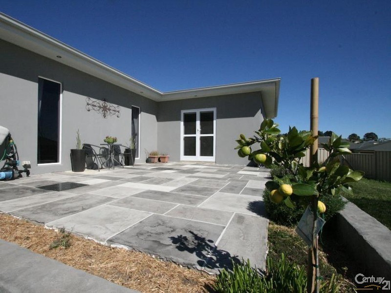 64 Carwoola Drive, Orange NSW 2800