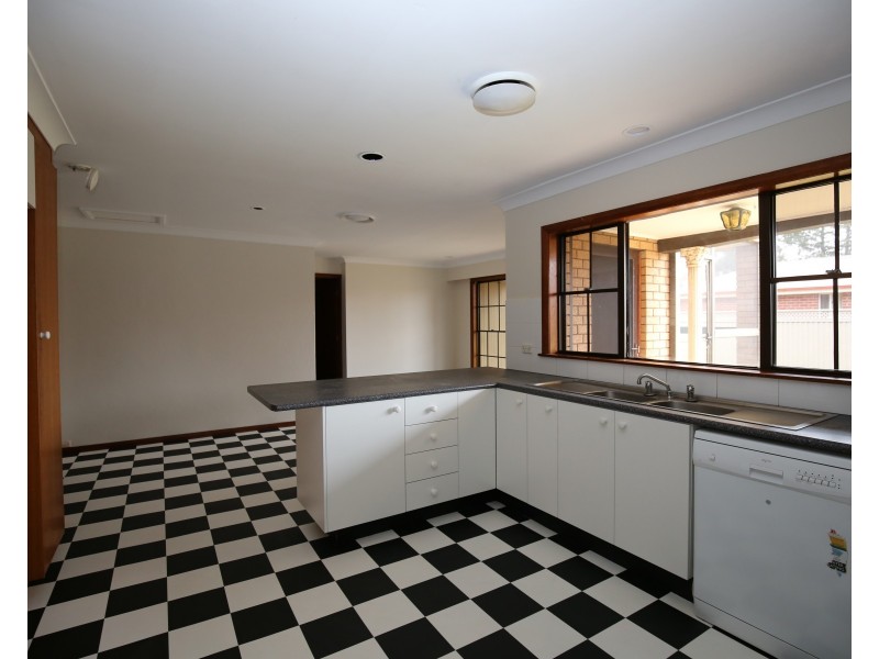183 Dalton St, Orange NSW 2800