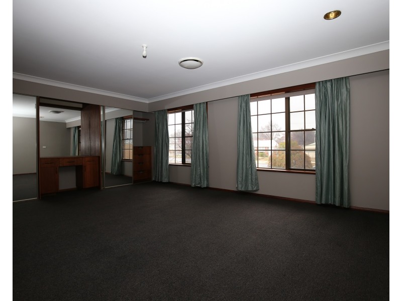 183 Dalton St, Orange NSW 2800