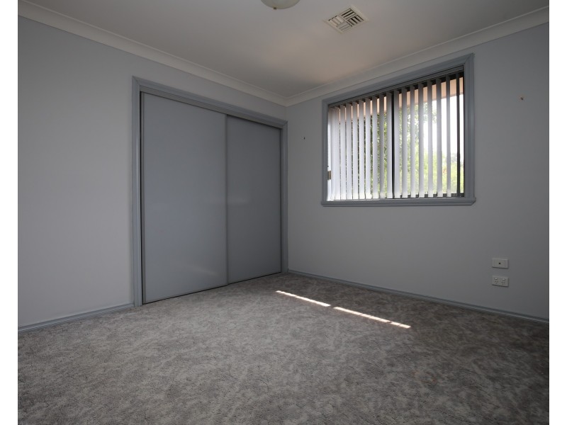 40 Agland Crescent, Orange NSW 2800