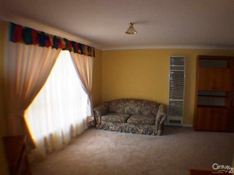 9 Agland Crescent, Orange NSW 2800