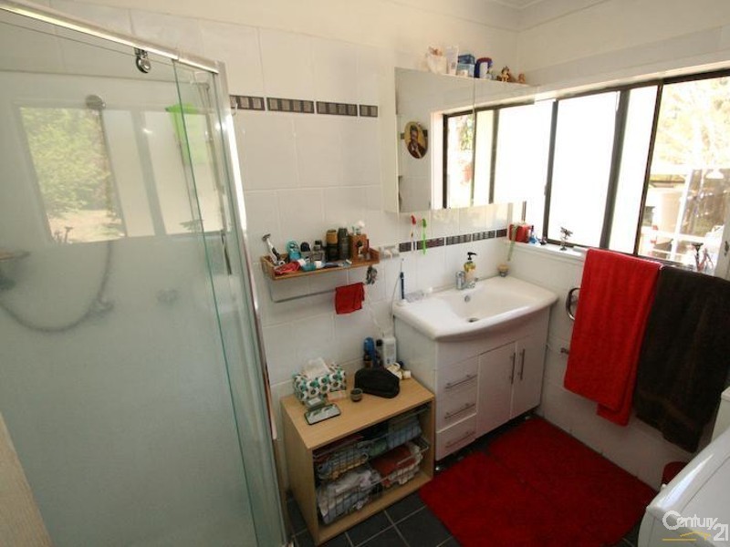 Spring Hill NSW 2800