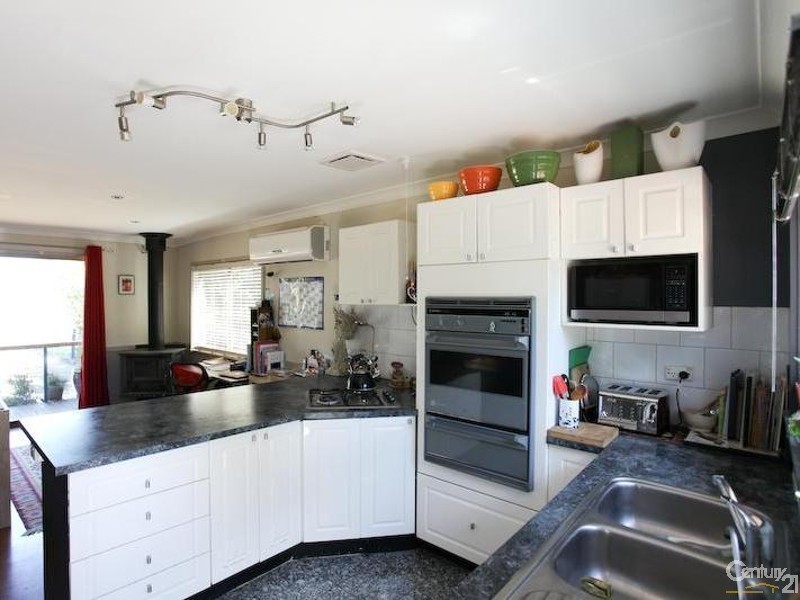 Spring Hill NSW 2800