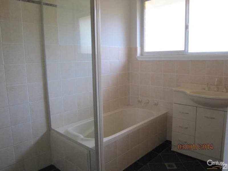 32 Lawson Crescent, Orange NSW 2800