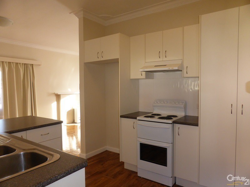 25 Racecourse Road, Orange NSW 2800