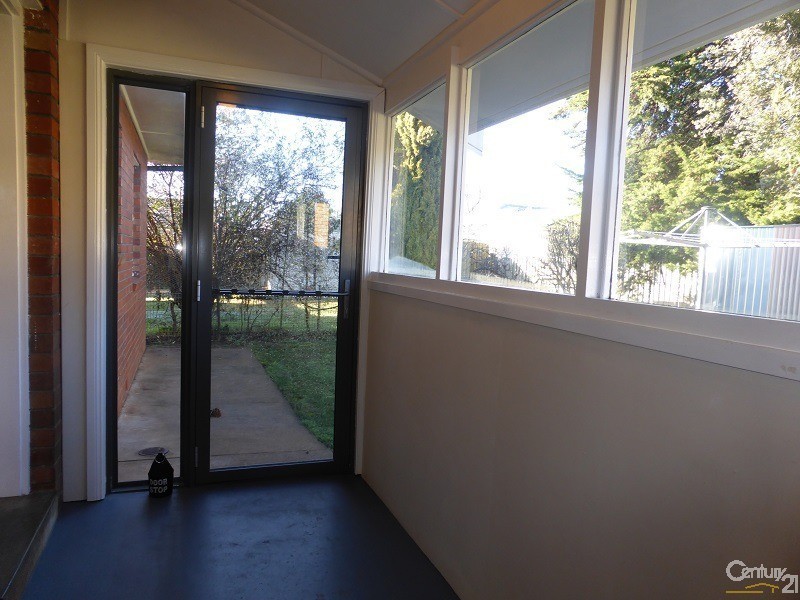 25 Racecourse Road, Orange NSW 2800