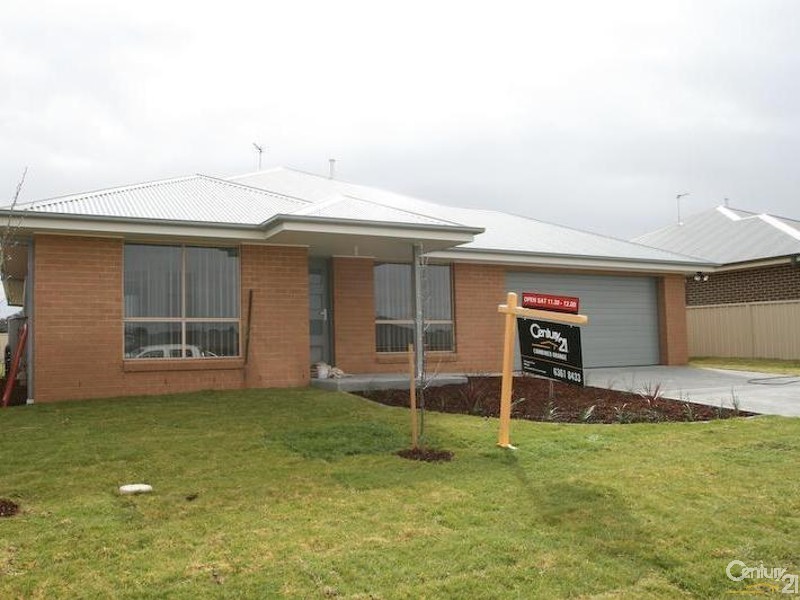 32 Molloy Drive, Orange NSW 2800