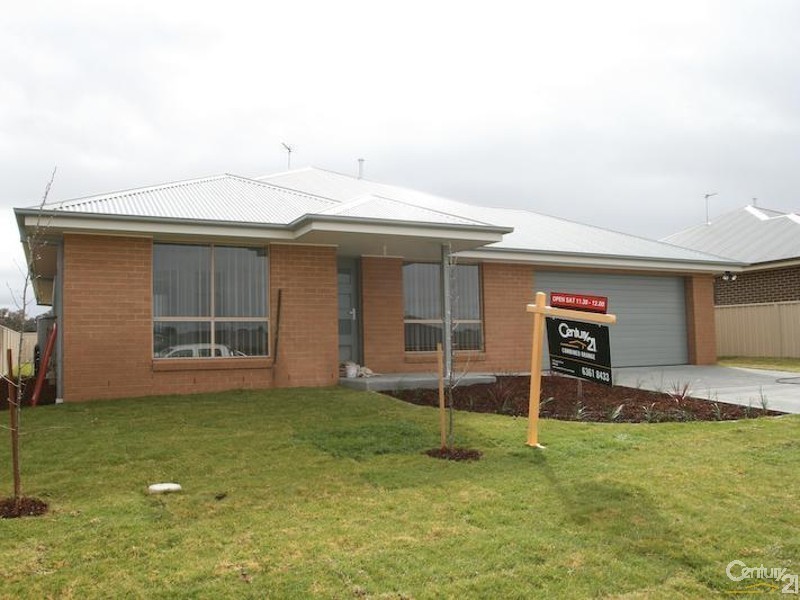 32 Molloy Drive, Orange NSW 2800