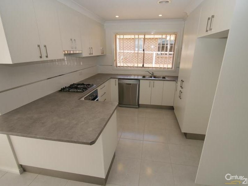 32 Molloy Drive, Orange NSW 2800