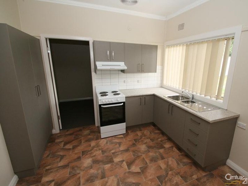 37 Tobruk Crescent, Orange NSW 2800