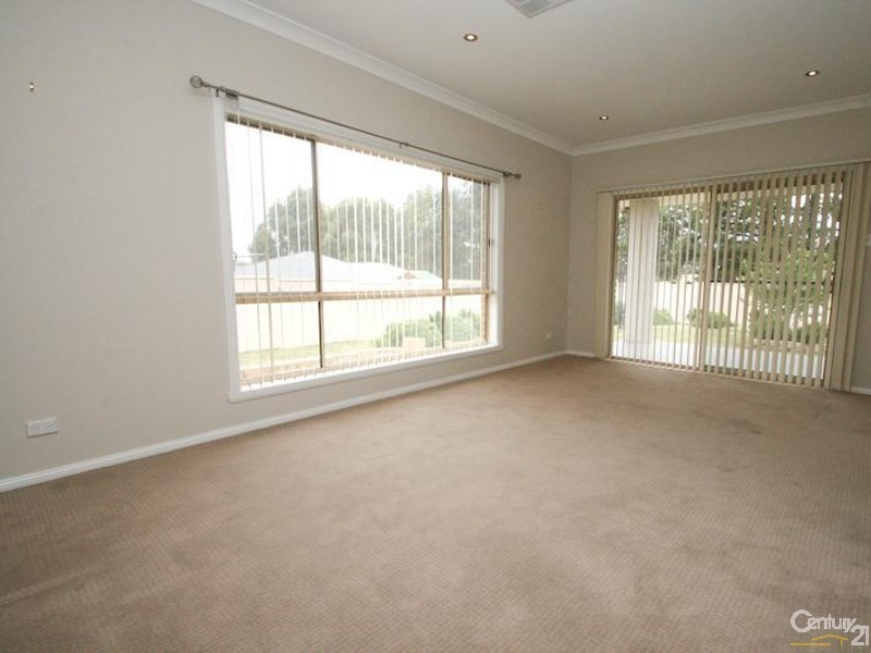 3 Jade, Orange NSW 2800