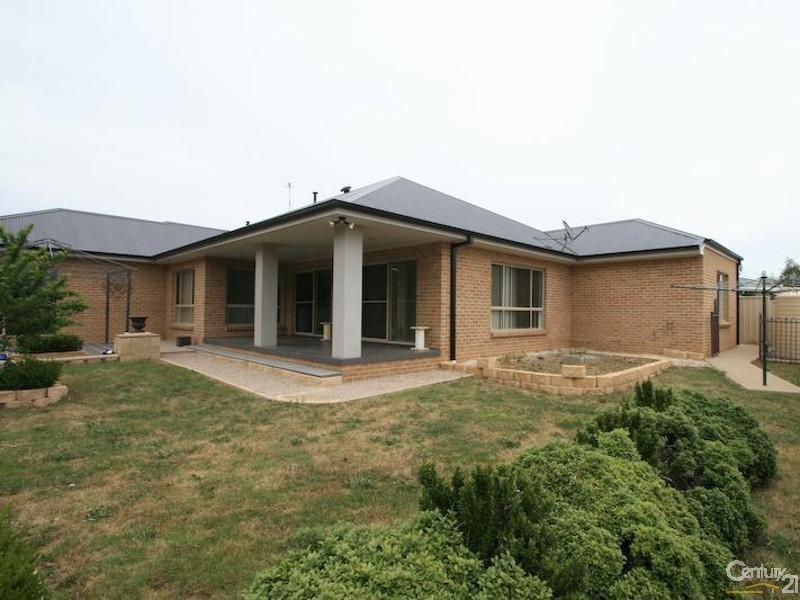 3 Jade, Orange NSW 2800