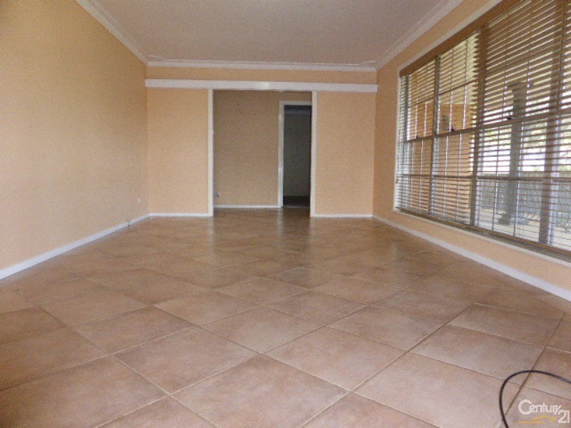 6 Maple Avenue, Orange NSW 2800