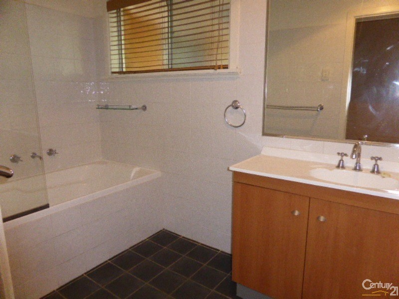 6 Maple Avenue, Orange NSW 2800