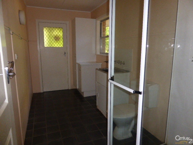 6 Maple Avenue, Orange NSW 2800