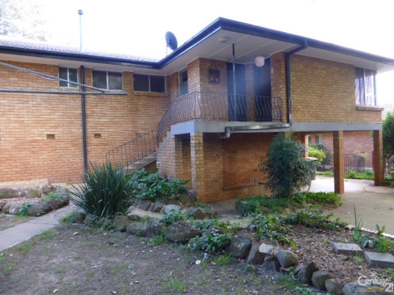 6 Maple Avenue, Orange NSW 2800
