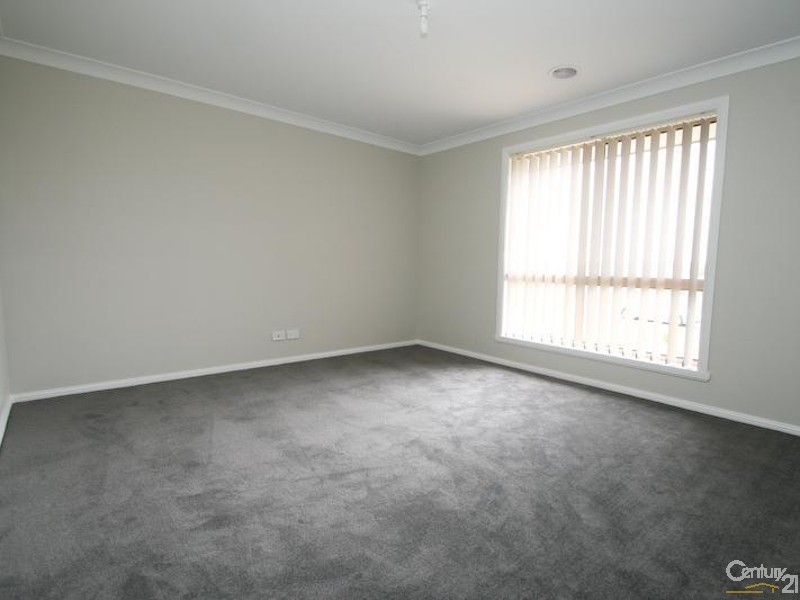 69 Botanic Way, Orange NSW 2800