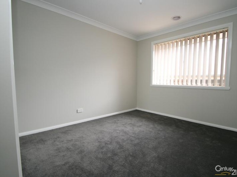 69 Botanic Way, Orange NSW 2800