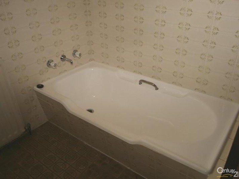 9  Grevillea Street, Orange NSW 2800