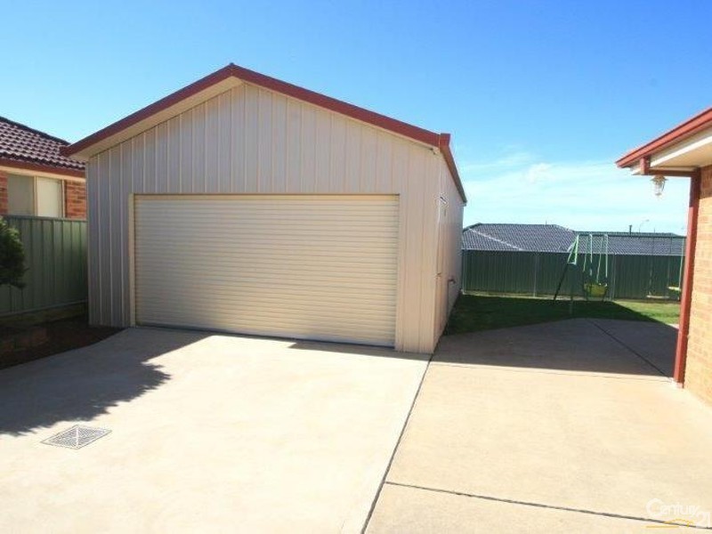 37 AMANA CIRCUIT, Orange NSW 2800