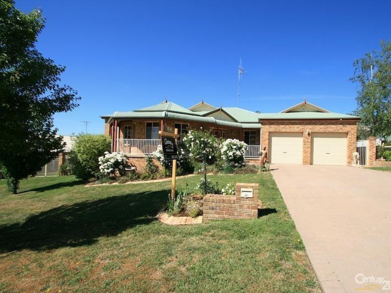 4 SOPHIE DRIVE, Orange NSW 2800
