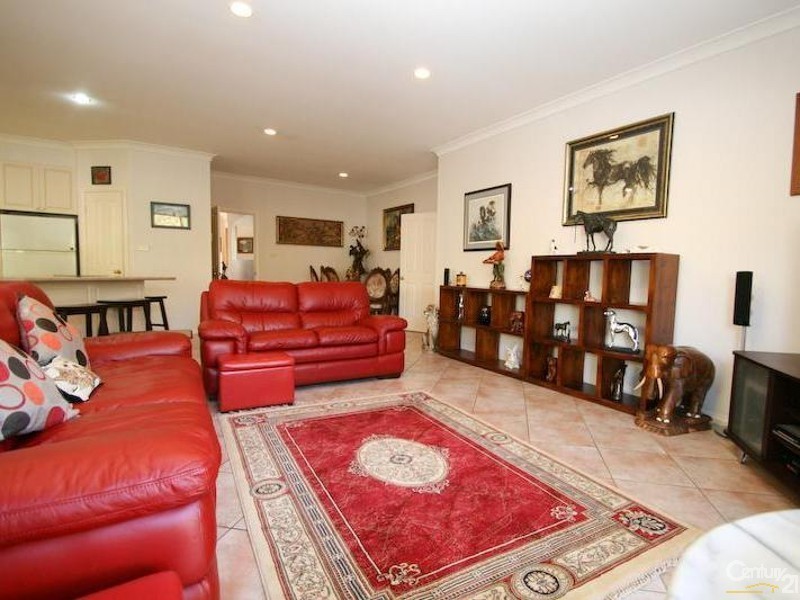 4 SOPHIE DRIVE, Orange NSW 2800