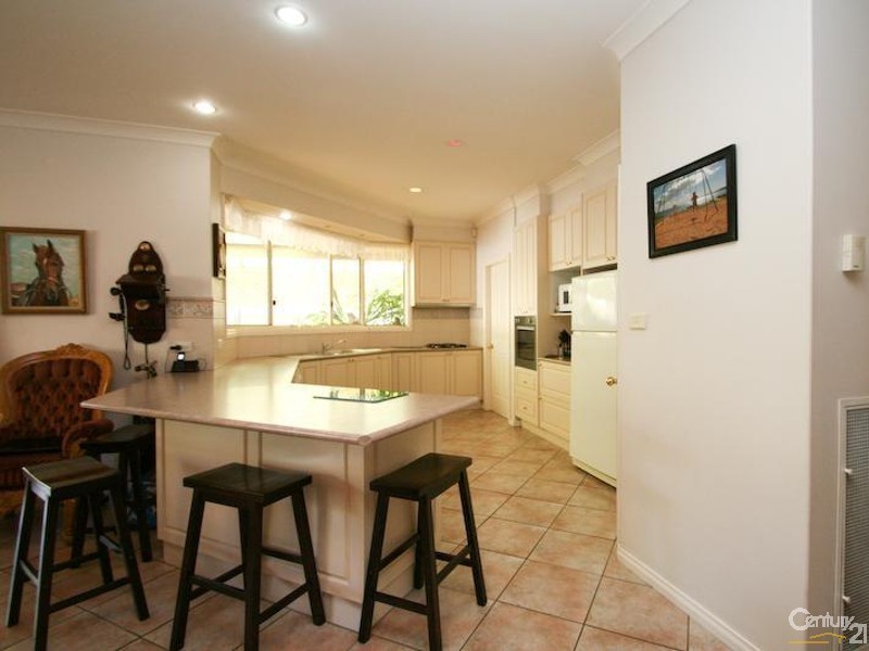 4 SOPHIE DRIVE, Orange NSW 2800
