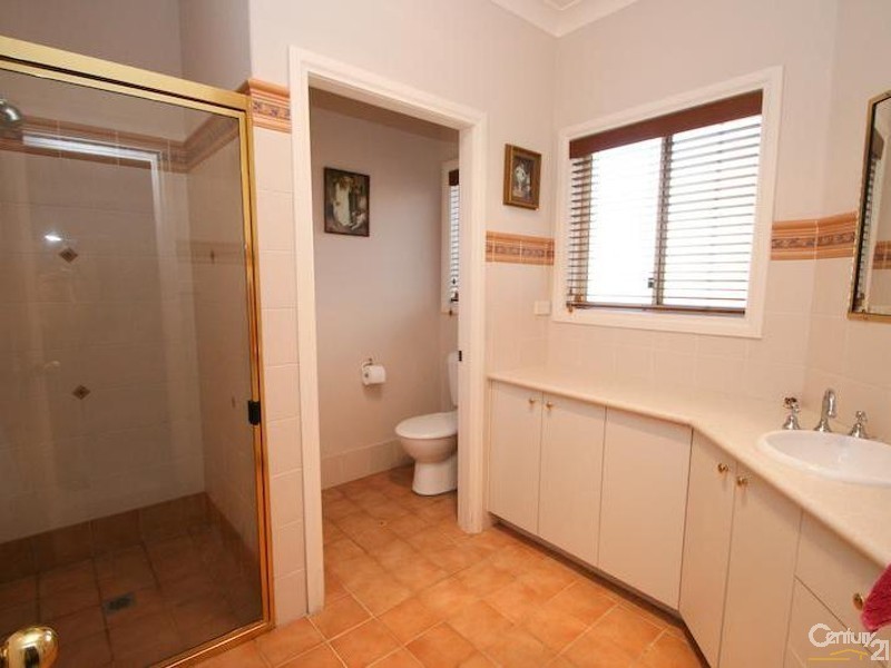 4 SOPHIE DRIVE, Orange NSW 2800