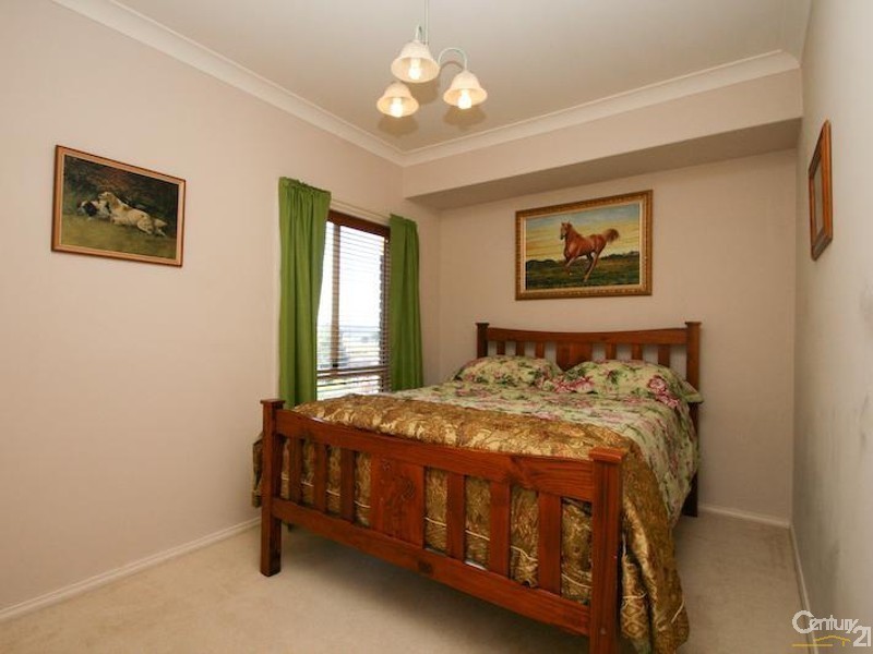 4 SOPHIE DRIVE, Orange NSW 2800