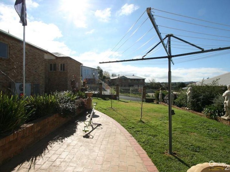 4 SOPHIE DRIVE, Orange NSW 2800