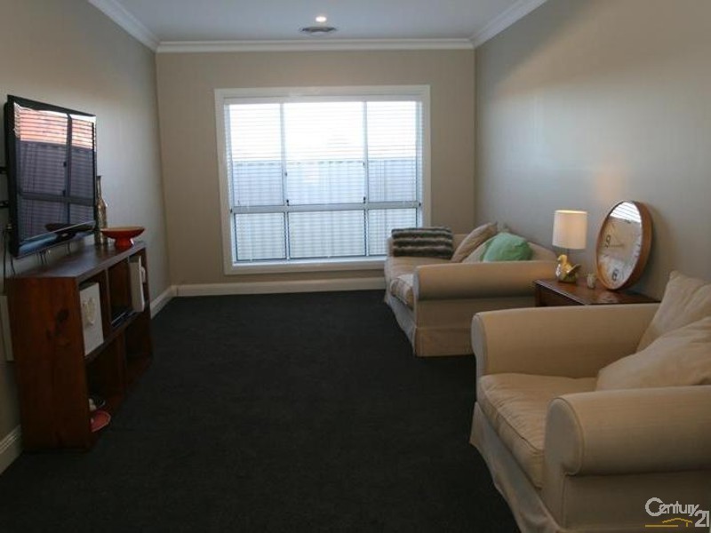 80 Valencia Drive, Orange NSW 2800