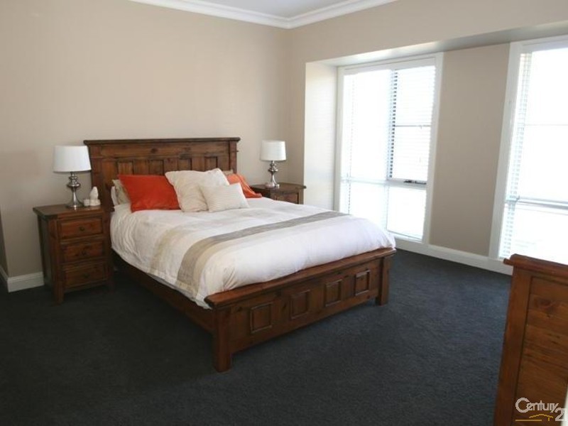 80 Valencia Drive, Orange NSW 2800