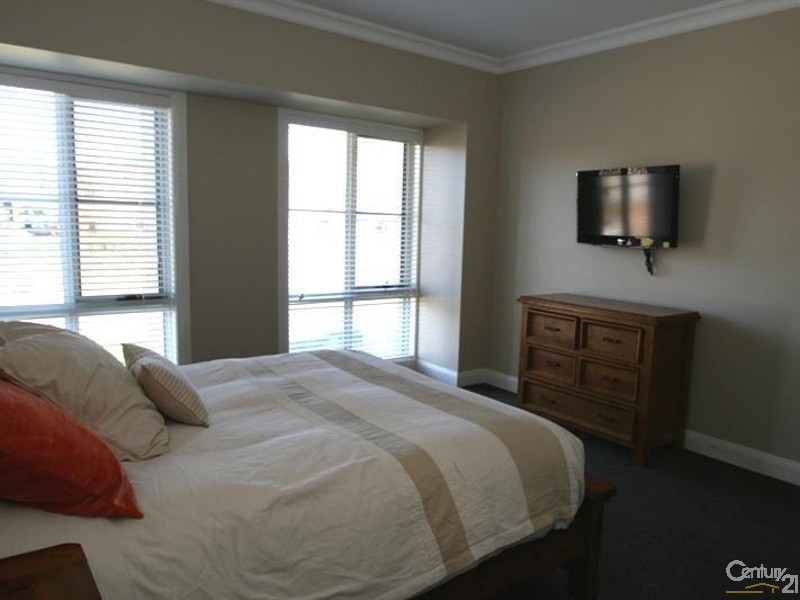 80 Valencia Drive, Orange NSW 2800