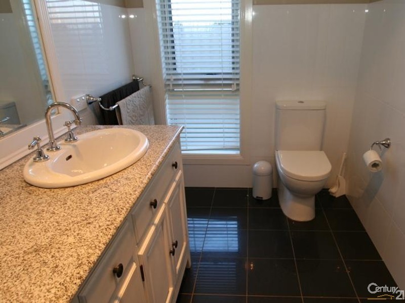 80 Valencia Drive, Orange NSW 2800