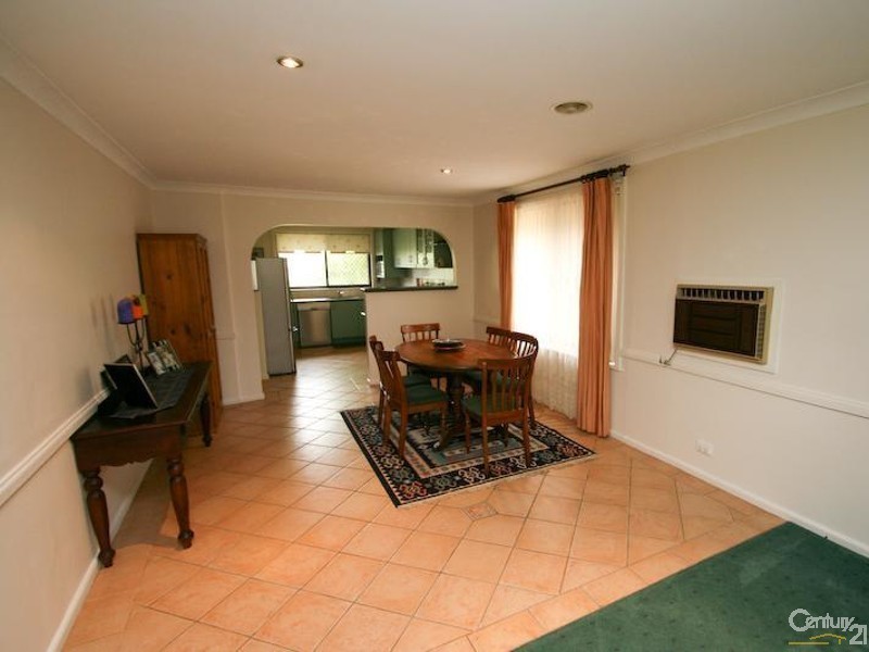 2 Mangowa Close, Orange NSW 2800