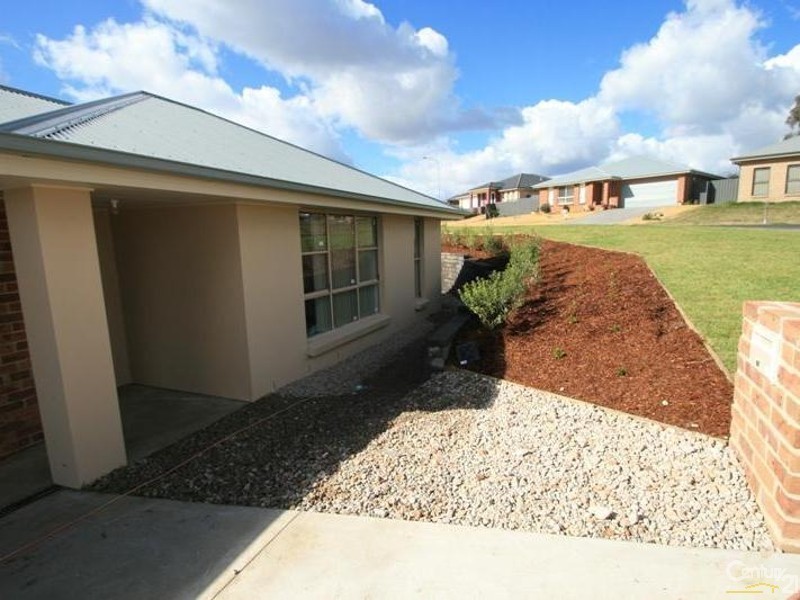 61 Brooklands Drive, Orange NSW 2800