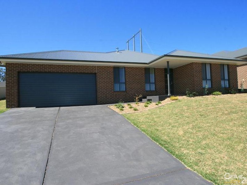 67  Botanic Way, Orange NSW 2800