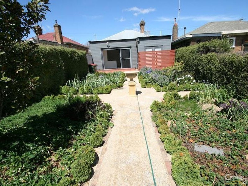 413 Summer Street East, Orange NSW 2800