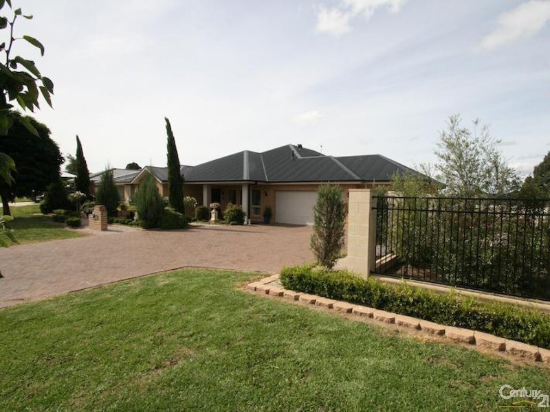 3 JADE AVENUE, Orange NSW 2800