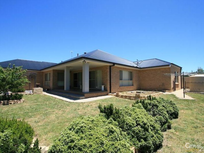 3 JADE AVENUE, Orange NSW 2800