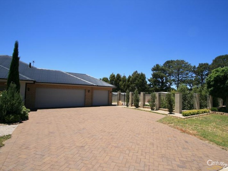 3 JADE AVENUE, Orange NSW 2800