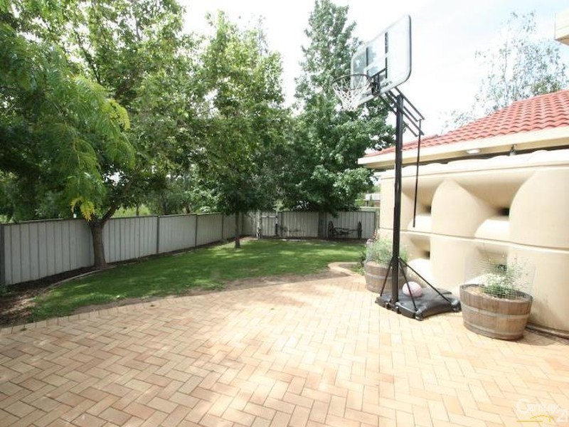 7 KINGFISHER COURT, Orange NSW 2800