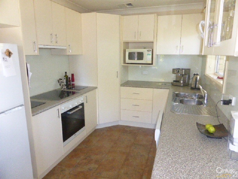 27 Rawle Avenue, Orange NSW 2800