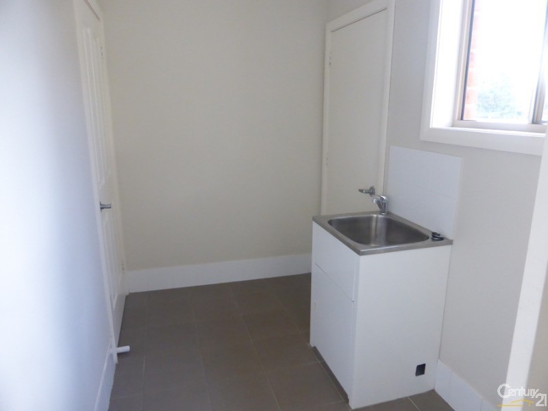 8 Begonia Street, Orange NSW 2800