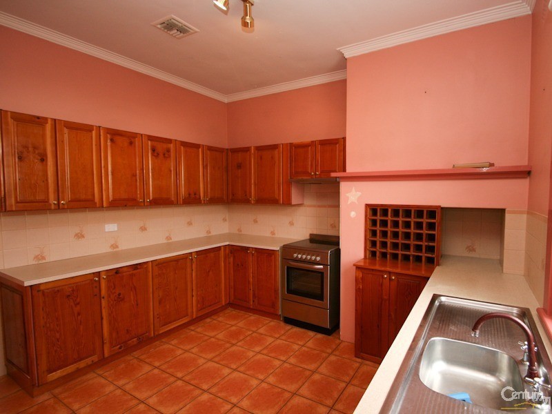 99 LORDS PLACE, Orange NSW 2800