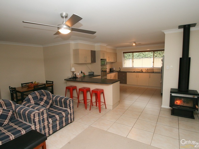 Spring Hill NSW 2800